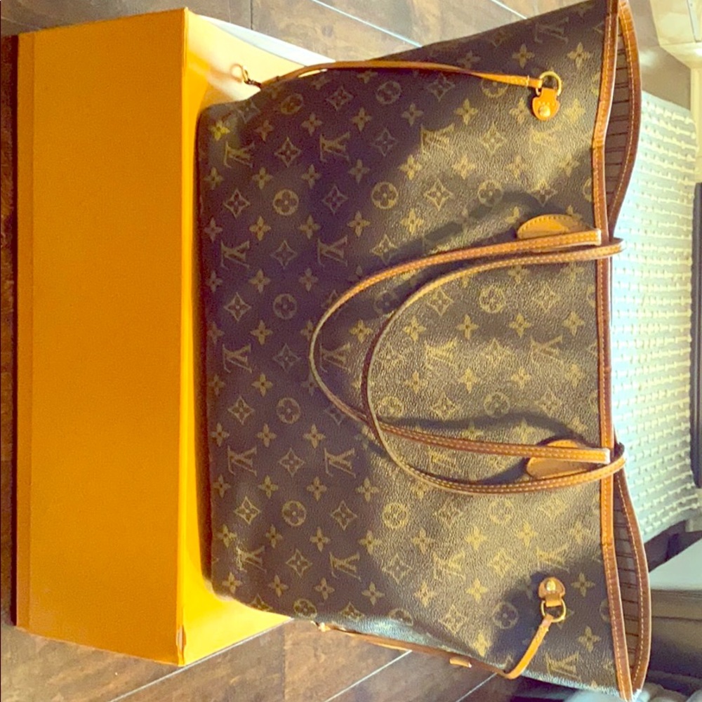 Authentic Louis Vuitton Neverfull GM